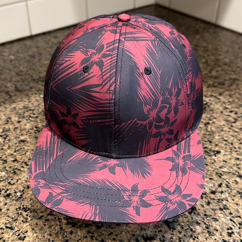 Beautiful Giant Snapback Baseball Cap OSFA Black Red‎ Tropical Floral